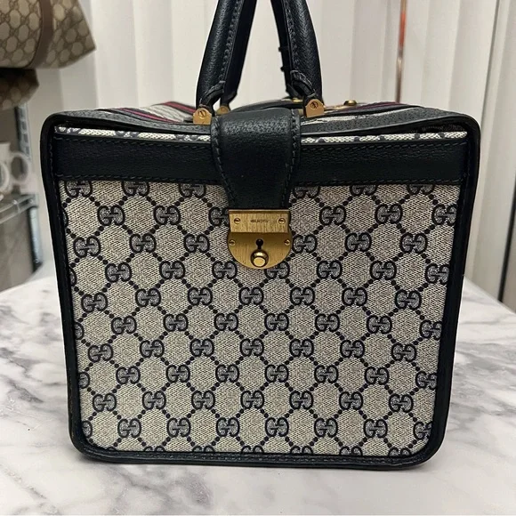 Vintage Gucci | Navy Train Case Luggage Bag - Picture 14 of 17